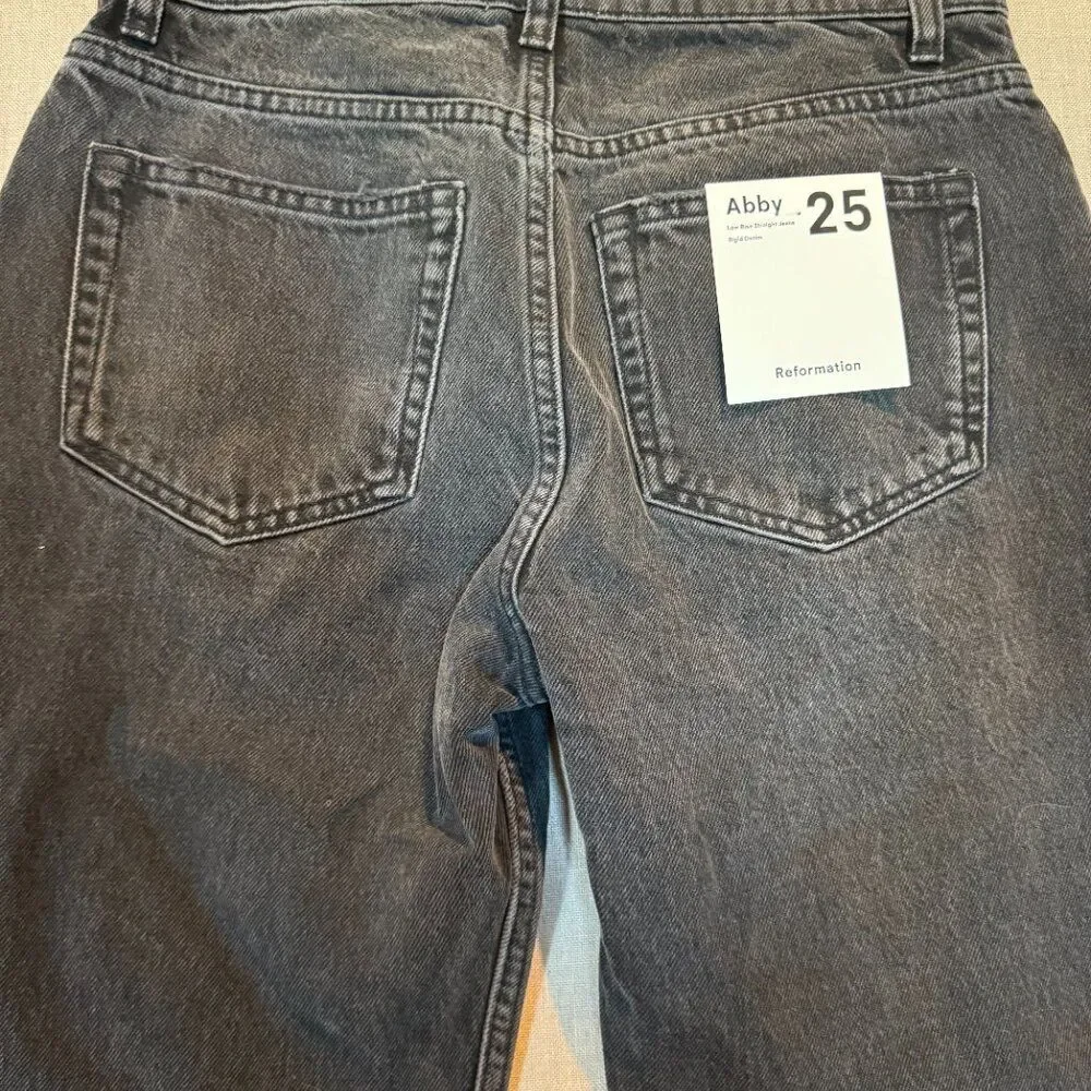 Reformation NWT Abby Low Rise Straight Jeans Black Trinity Wash Women’s 25